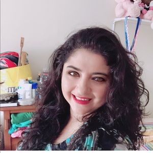 Meet your Posher, Monica